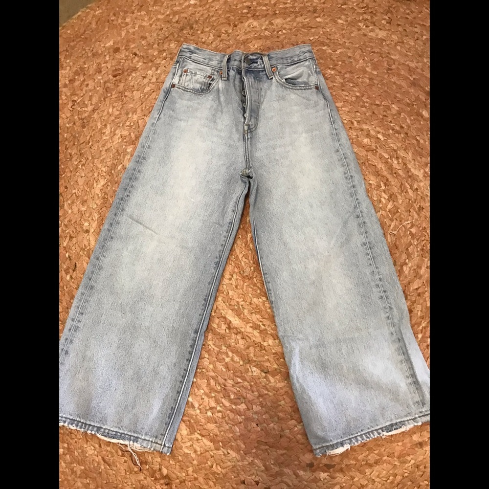 Levi’s Wide Leg Crop Jean 25